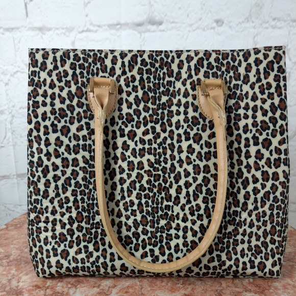 Joan Rivers Handbags - Joan Rivers classic animal print purse